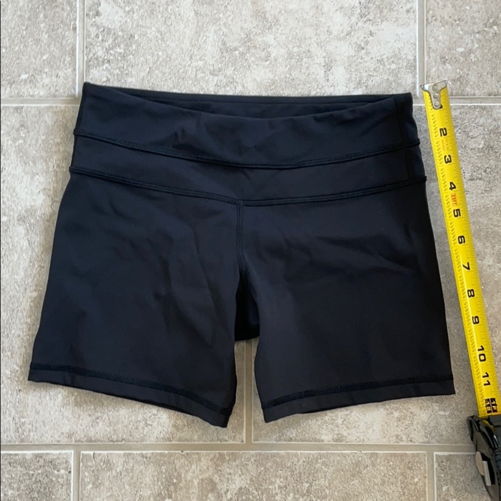 Align Shorts, Size 2